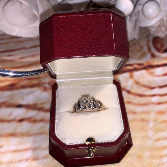 Leo Diamond Engagement Ring - Picture 4 of 17